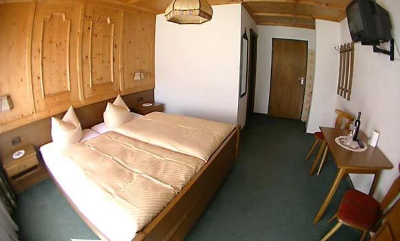 Berghaus Maria Bed & Breakfast Петной ам Арлберг Стая снимка